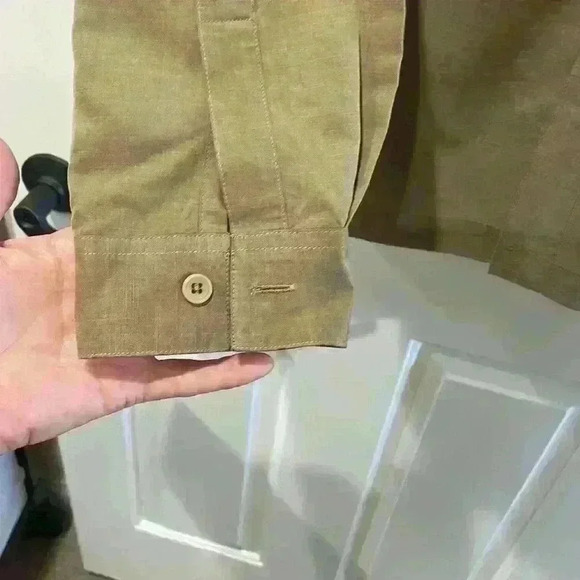 REI Men’s Button Down Shirt Size M Excellent Condition beautiful fabric - Picture 2 of 6